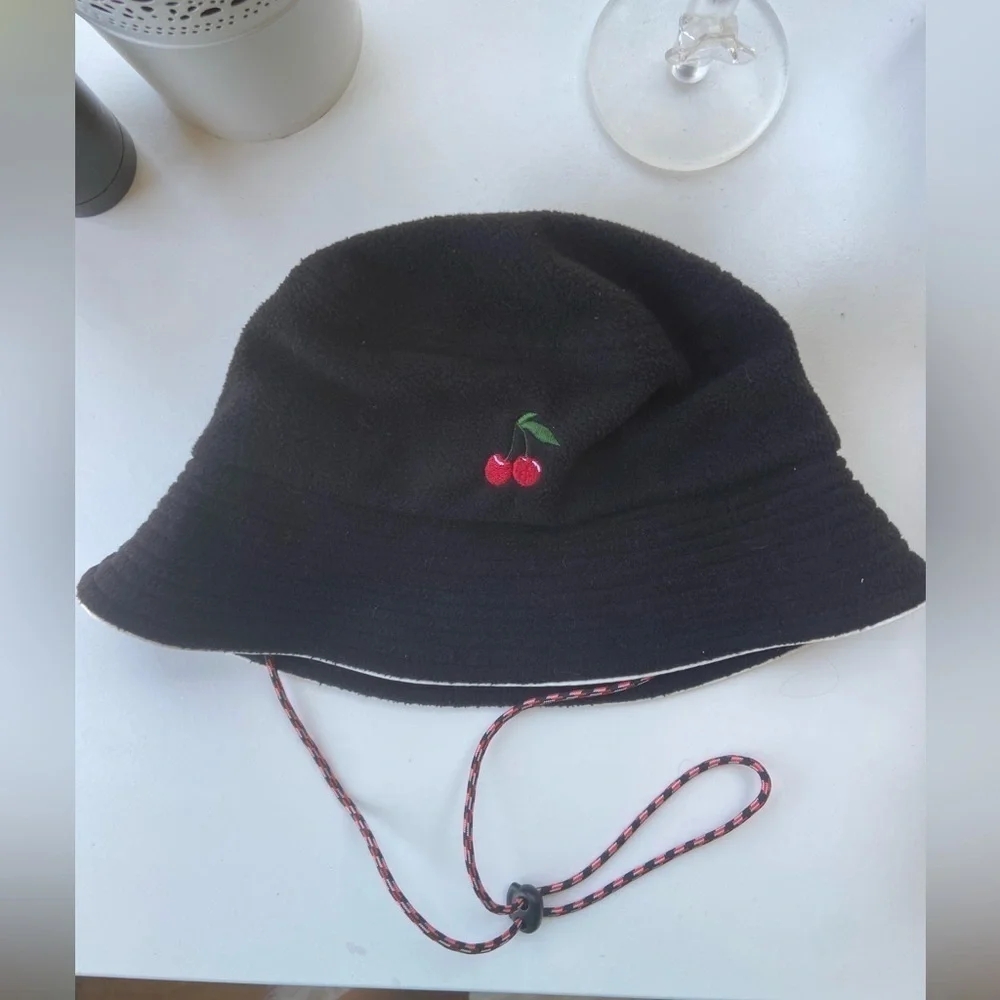 Urban Outfitters Women's Fleece Bucket Hat Black Cherry